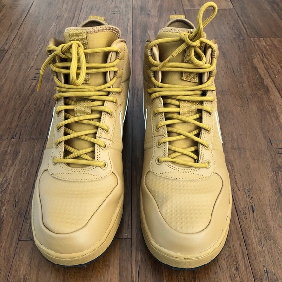 Nike Men’s Ebernon Mid Winter Sneaker - Picture 3 of 6